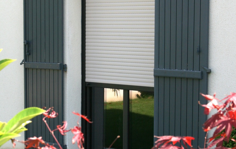 Volets battants roulants et occultants à Vernon